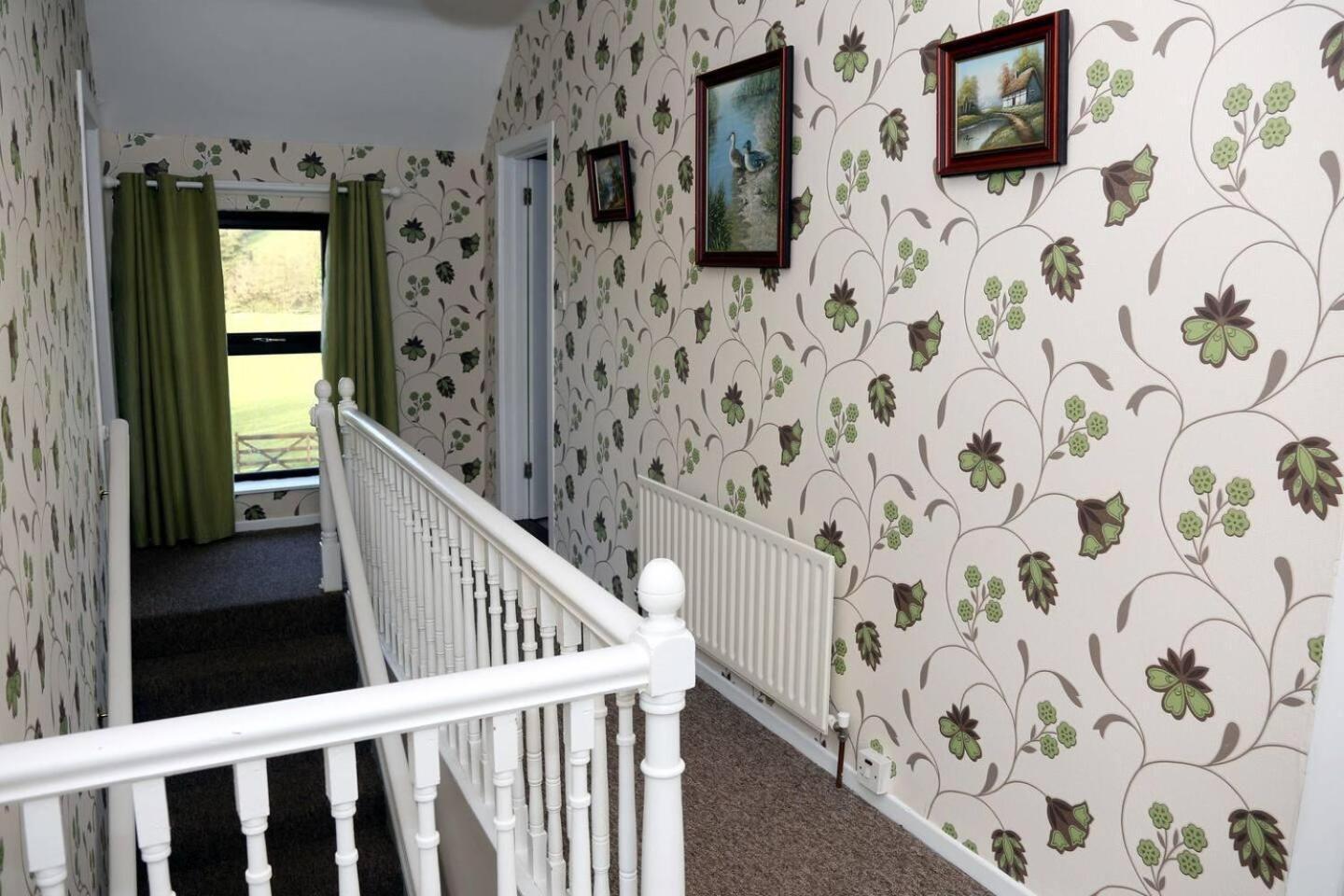 Near Newtownstewart 3 Bedrooms *